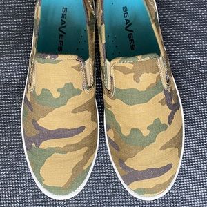 Men’s slip on sneakers